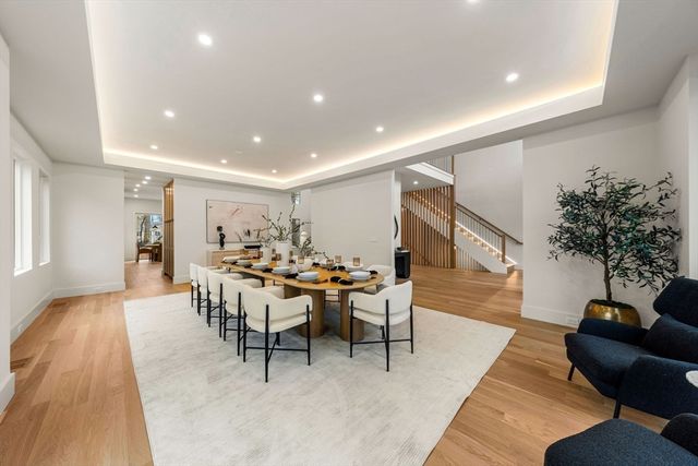 128 Charlemont, Newton, MA 02461