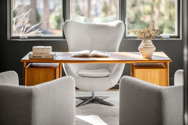 128 Charlemont, Newton, MA 02461