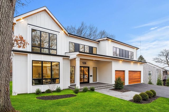 128 Charlemont, Newton, MA 02461