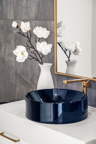 128 Charlemont, Newton, MA 02461