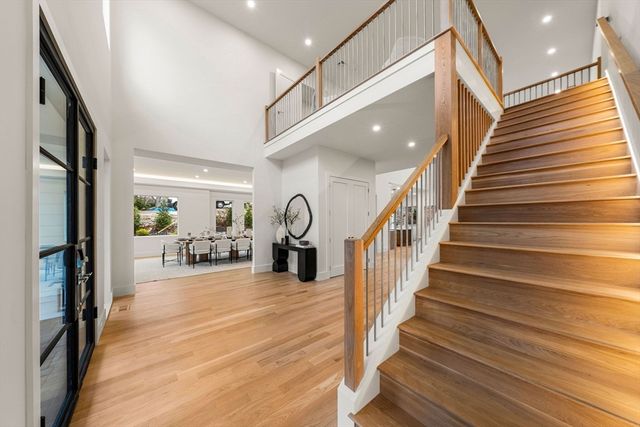 128 Charlemont, Newton, MA 02461