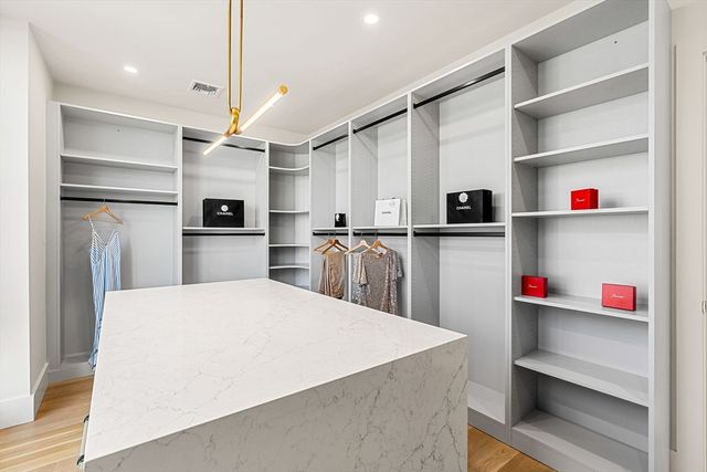 128 Charlemont, Newton, MA 02461