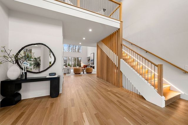 128 Charlemont, Newton, MA 02461