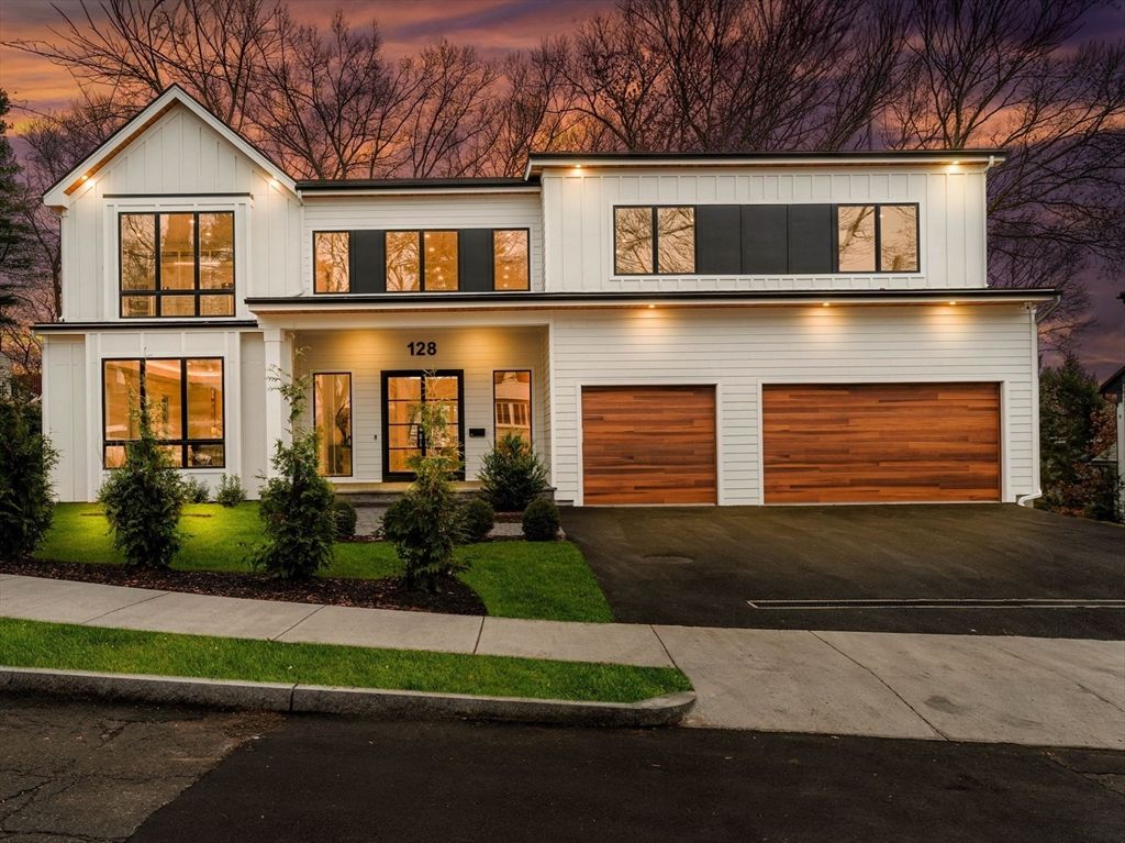 128 Charlemont, Newton, MA 02461