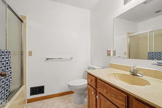 2040 WILLHITE Road, Waterford Twp, MI 48327