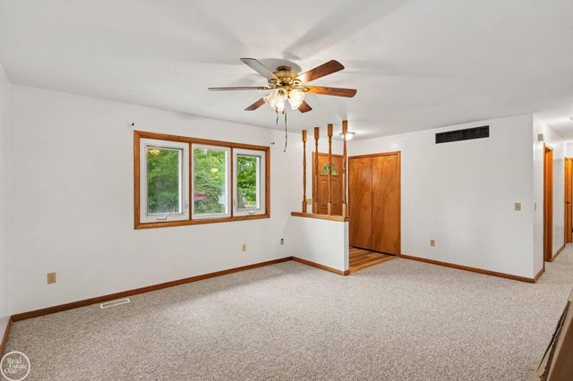 2040 WILLHITE Road, Waterford Twp, MI 48327