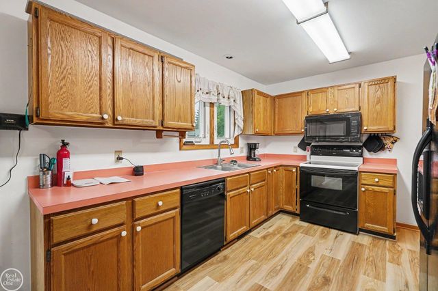 2040 WILLHITE Road, Waterford Twp, MI 48327