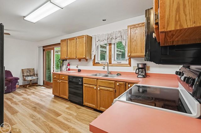 2040 WILLHITE Road, Waterford Twp, MI 48327