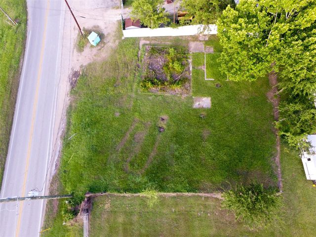 1718 E Hufsmith Road, Tomball, TX 77375