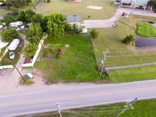 1718 E Hufsmith Road, Tomball, TX 77375