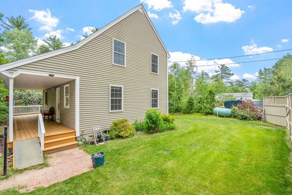 82 Robinhood Road, Wakefield, NH 03830