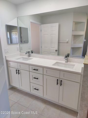 219 Aladdin Street NE, Palm Bay, FL 32907