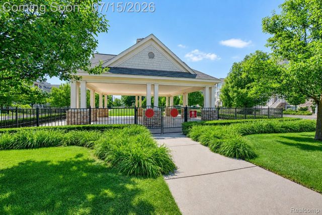 1159 Beaver Run, Troy, MI 48083