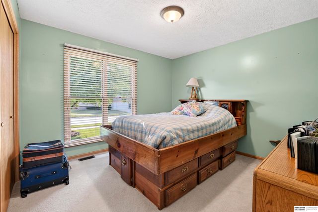 12525 S 217th Street, Gretna, NE 68028