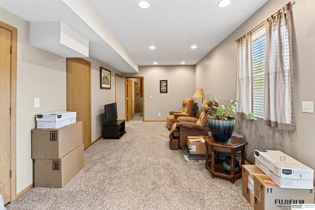 12525 S 217th Street, Gretna, NE 68028