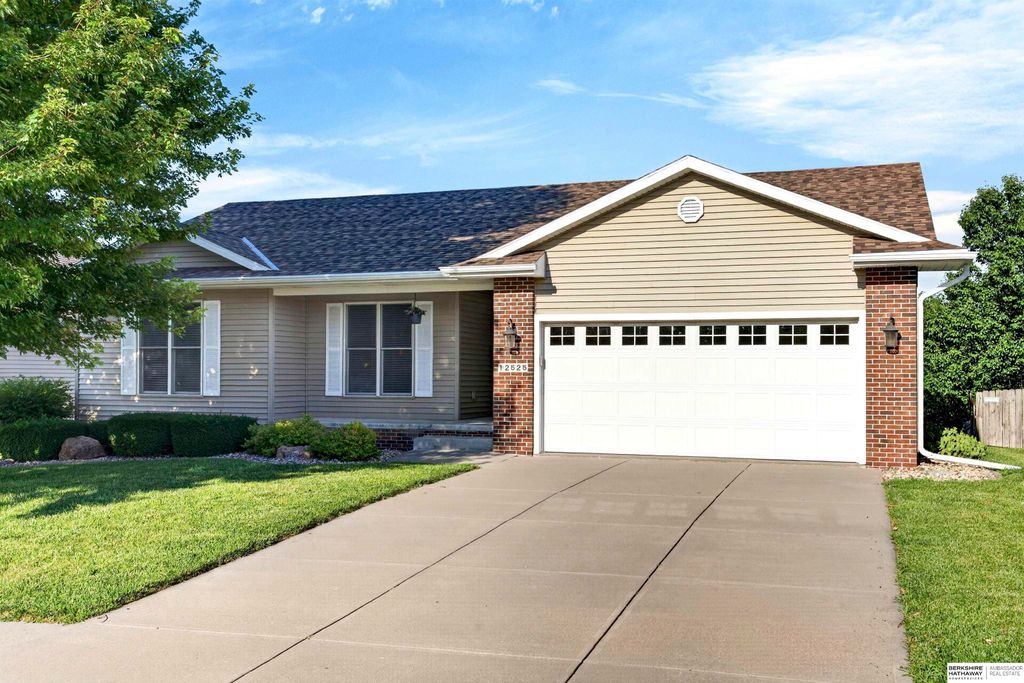 12525 S 217th Street, Gretna, NE 68028