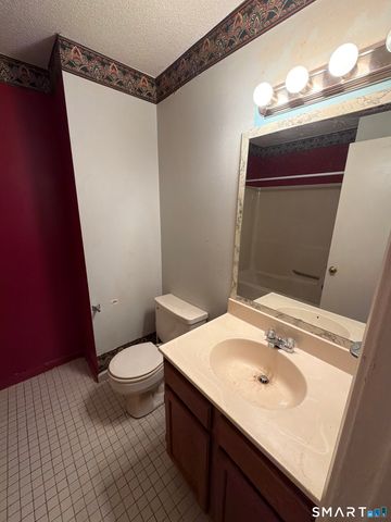 273 Derby Avenue 503, Derby, CT 06418