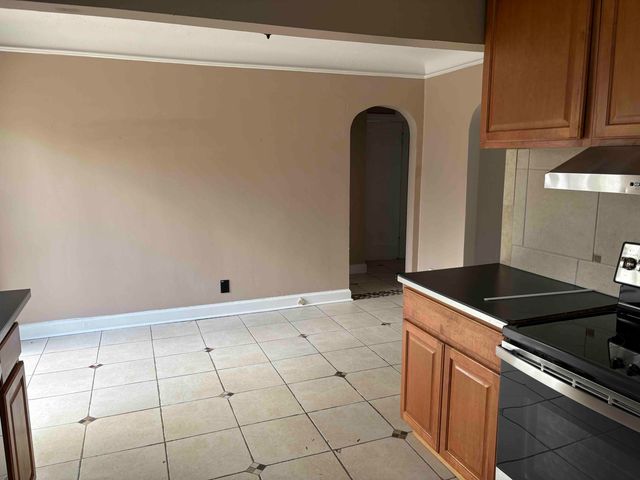 23404 Plum Hollow Street, Southfield City, MI 48033