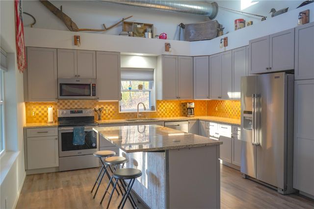 3728 Sunshine Street SW, Cedar Rapids, IA 52404