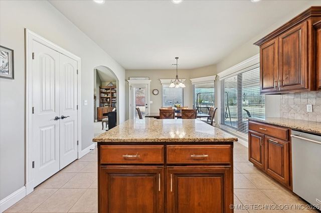 24383 E 145th Street S, Coweta, OK 74429