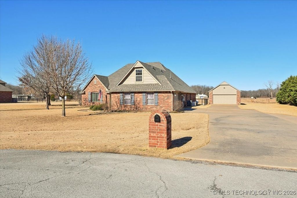 24383 E 145th Street S, Coweta, OK 74429