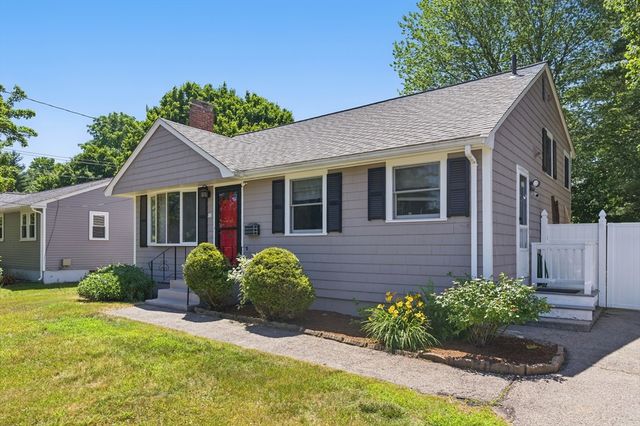 55 Rogers Dr, Stoughton, MA 02072