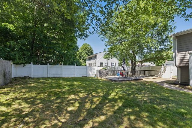 55 Rogers Dr, Stoughton, MA 02072