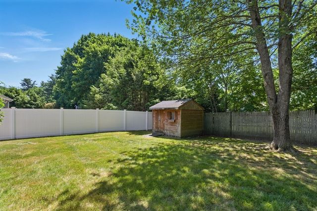 55 Rogers Dr, Stoughton, MA 02072