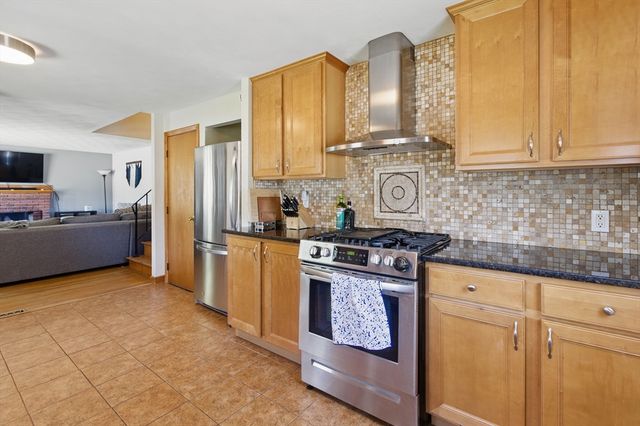 55 Rogers Dr, Stoughton, MA 02072