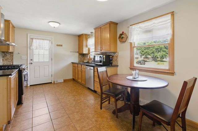 55 Rogers Dr, Stoughton, MA 02072