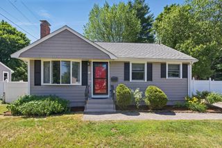 55 Rogers Dr, Stoughton, MA 02072