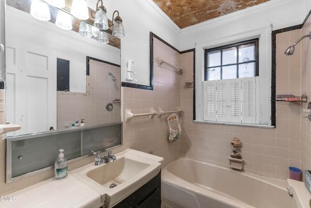 106 E 2nd Street, Princeton, NC 27569