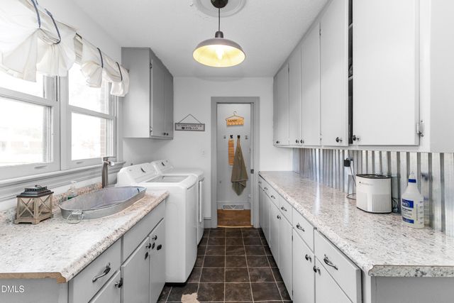 106 E 2nd Street, Princeton, NC 27569