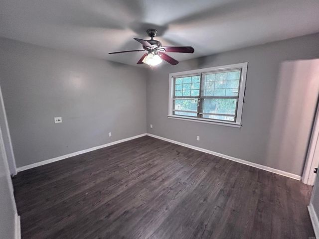 8806 Oakhaven Drive, Sherwood, AR 72120