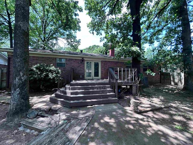 8806 Oakhaven Drive, Sherwood, AR 72120