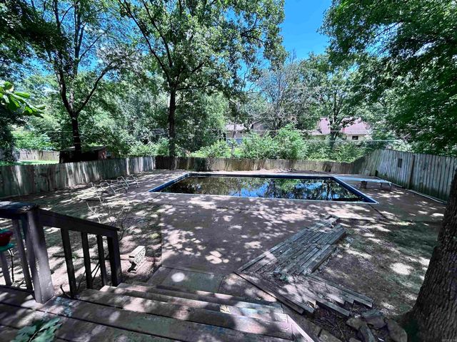 8806 Oakhaven Drive, Sherwood, AR 72120
