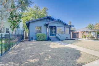 321 Oleander Avenue, Bakersfield, CA 93304