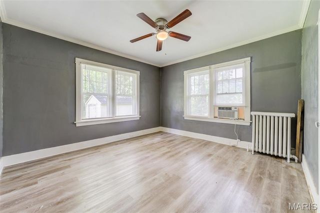 2428 Mary Avenue, St Louis, MO 63136