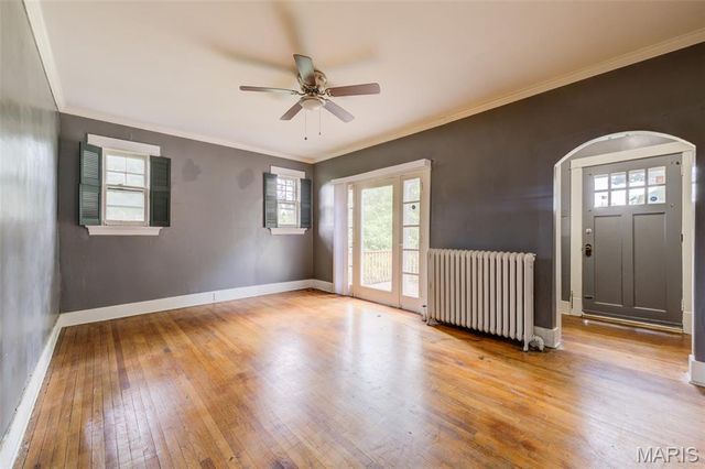 2428 Mary Avenue, St Louis, MO 63136