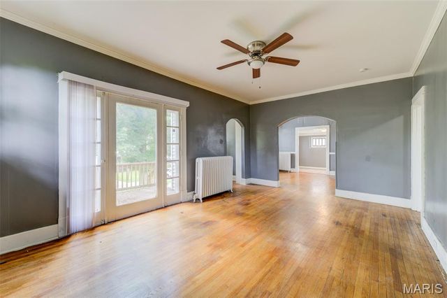 2428 Mary Avenue, St Louis, MO 63136