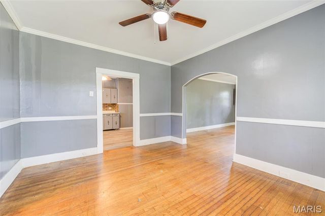 2428 Mary Avenue, St Louis, MO 63136
