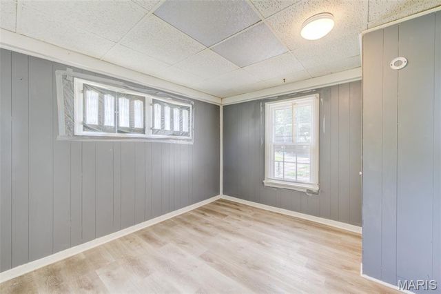 2428 Mary Avenue, St Louis, MO 63136
