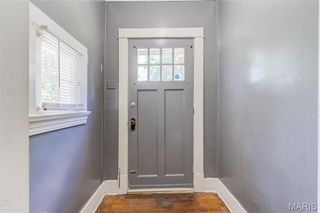 2428 Mary Avenue, St Louis, MO 63136