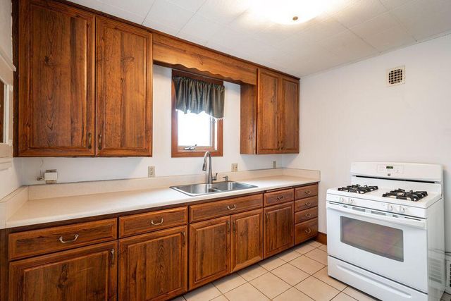 507 S Oak Park COURT, Milwaukee, WI 53214