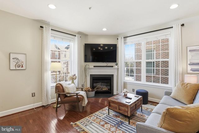 529 TRIADELPHIA WAY, Alexandria, VA 22312