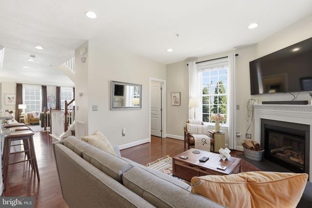 529 TRIADELPHIA WAY, Alexandria, VA 22312