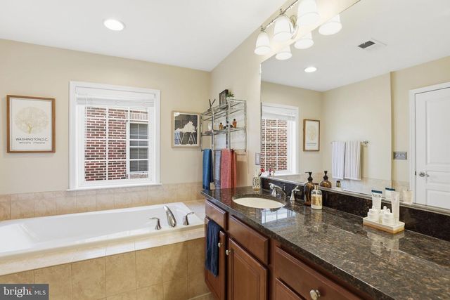 529 TRIADELPHIA WAY, Alexandria, VA 22312