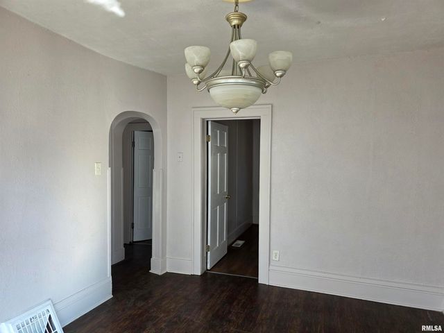 1111 E REPUBLIC Street, Peoria, IL 61603