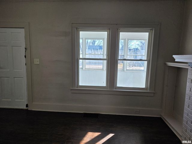 1111 E REPUBLIC Street, Peoria, IL 61603