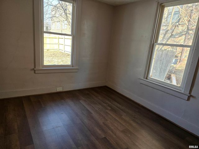 1111 E REPUBLIC Street, Peoria, IL 61603